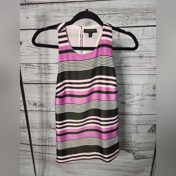 Banana Republic Tops - BANANA REPUBLIC XS sleeveless blouse